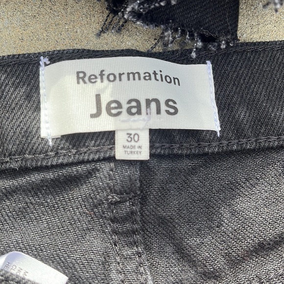NWT Reformation Charlie High Rise Jean Short in Seattle - Picture 7 of 7